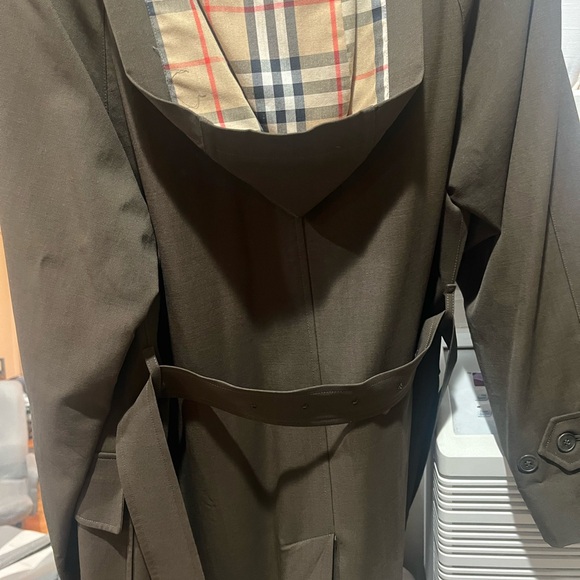 Burberry Trench coat Olive Green size small EUC - Picture 10 of 15